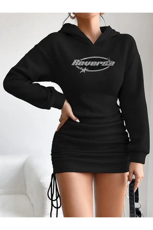 TAŞ BASKI KAPÜŞONLU BÜZGÜLÜ ELBİSE - CRESSİVA