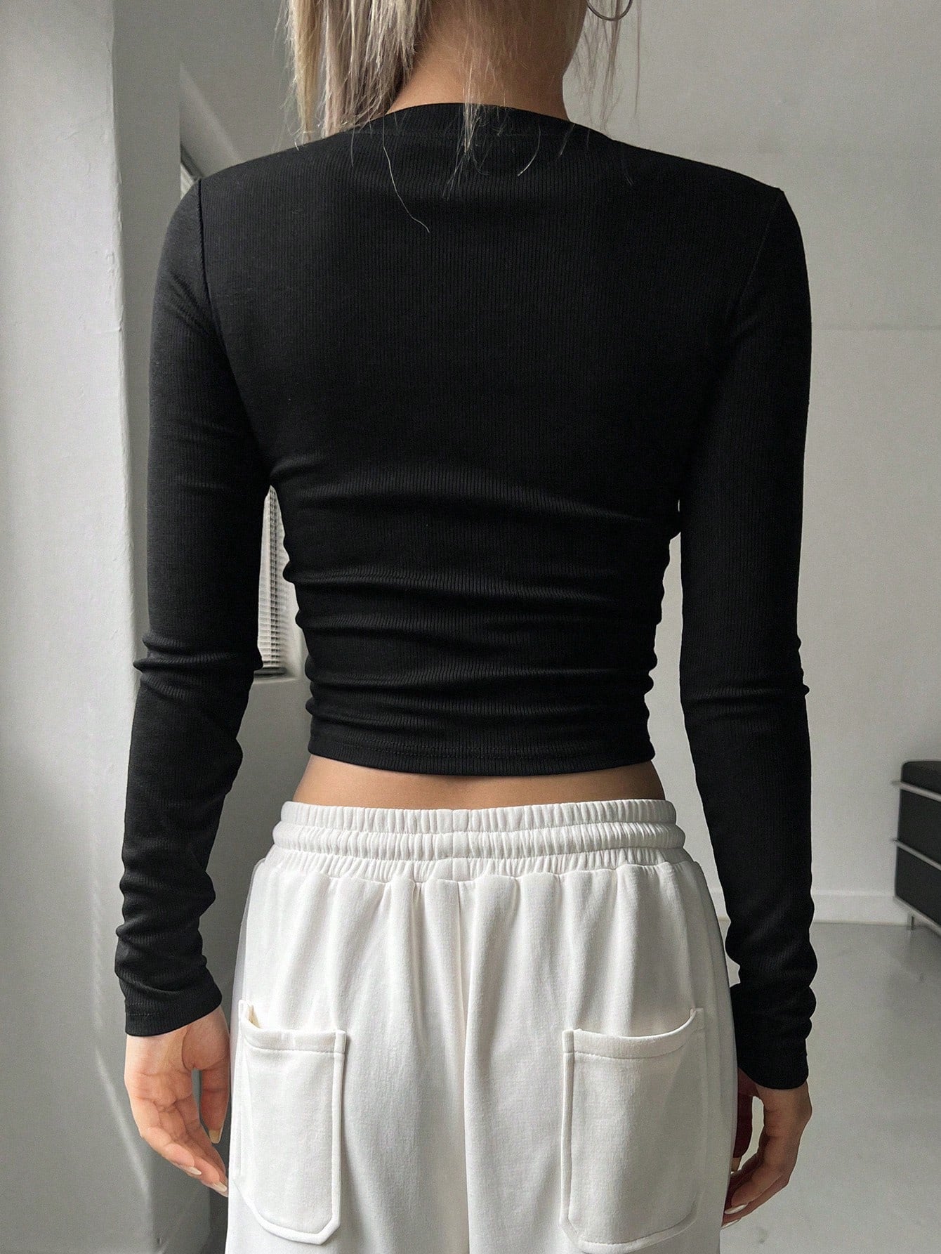 TAŞ BASKI UZUN KOL CROP BLUZ - CRESSİVA