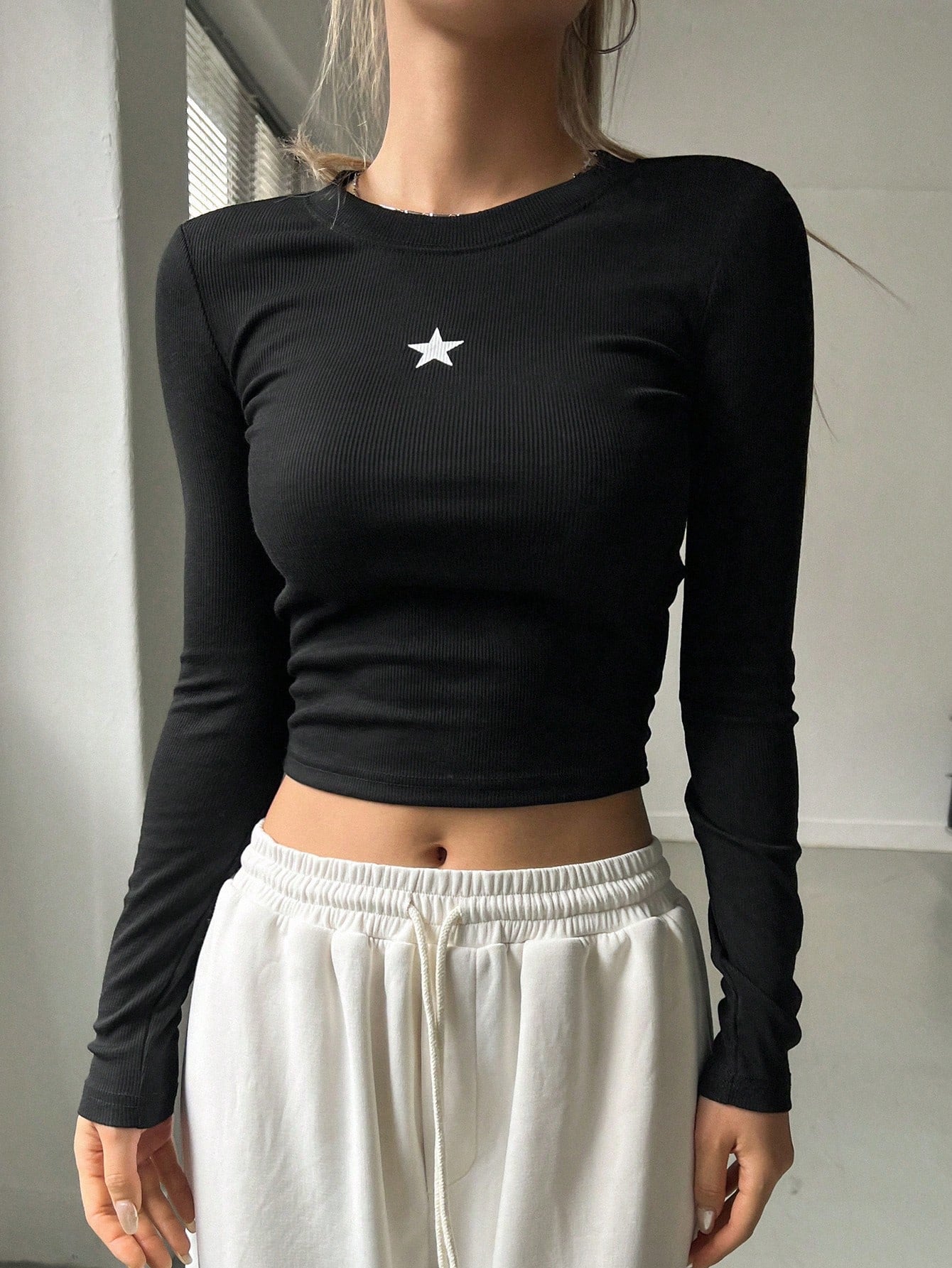 TAŞ BASKI UZUN KOL CROP BLUZ - CRESSİVA