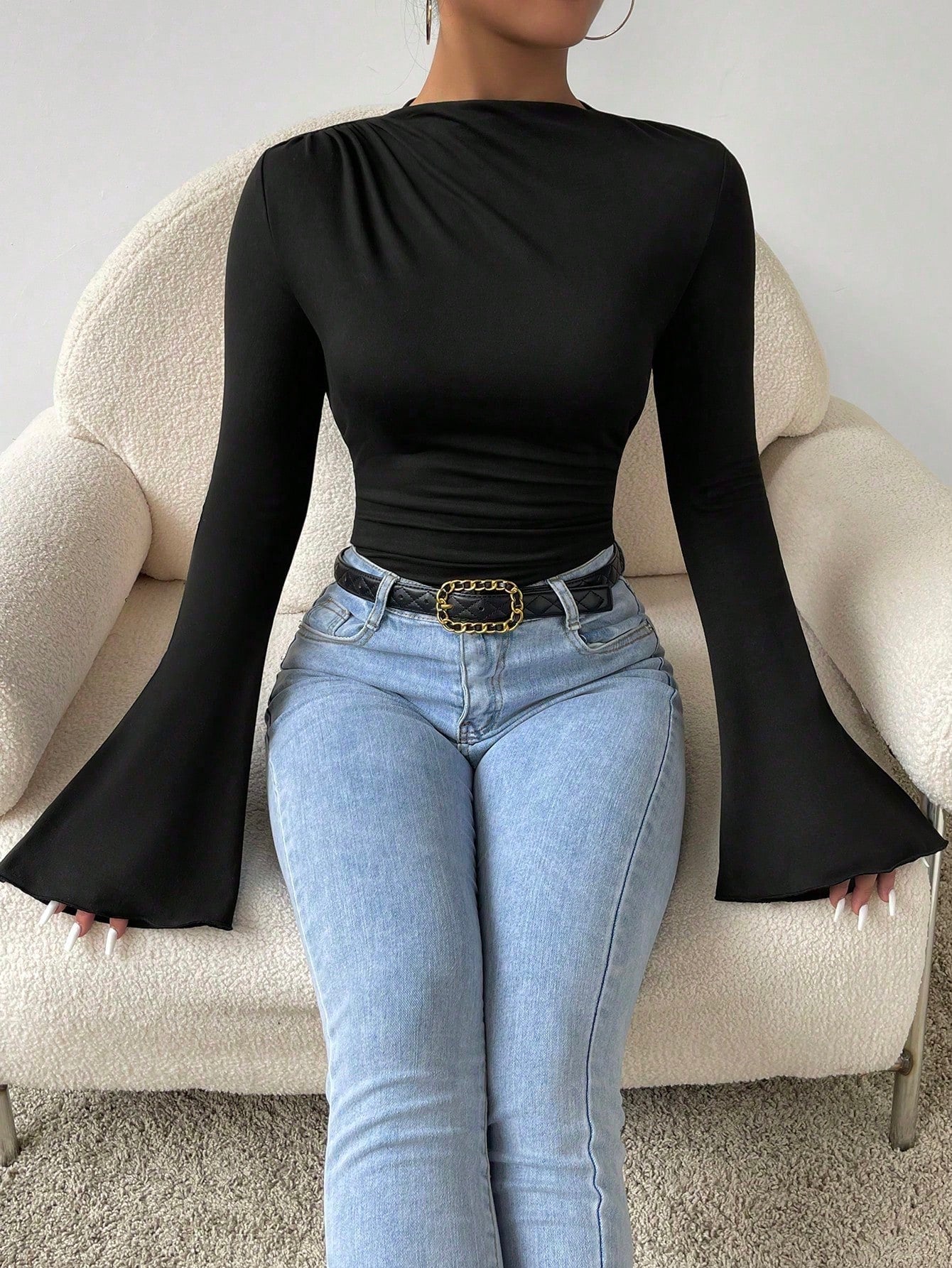 YARIM BALIKÇI YAKA BÜZGÜLÜ BLUZ SİYAH - CRESSİVA