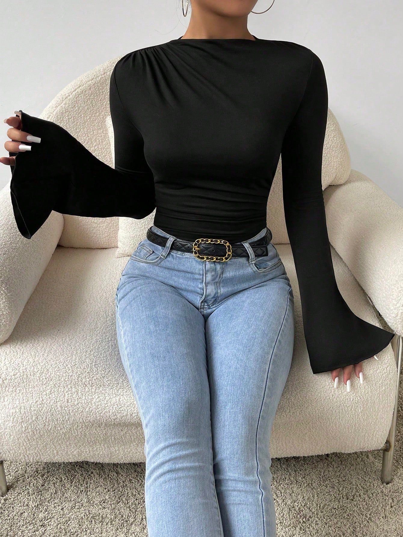 YARIM BALIKÇI YAKA BÜZGÜLÜ BLUZ SİYAH - CRESSİVA