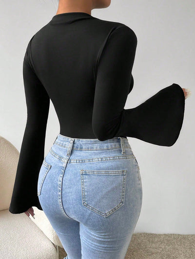 YARIM BALIKÇI YAKA BÜZGÜLÜ BLUZ SİYAH - CRESSİVA